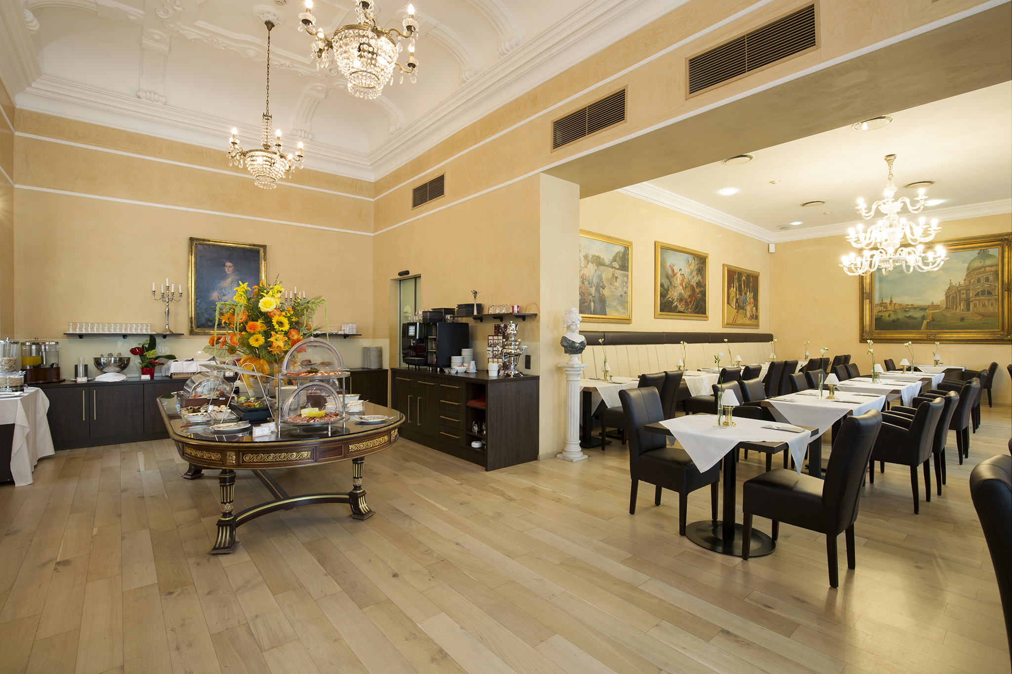 Hotel Sacher Baden - Breakfast Room 15 - 3